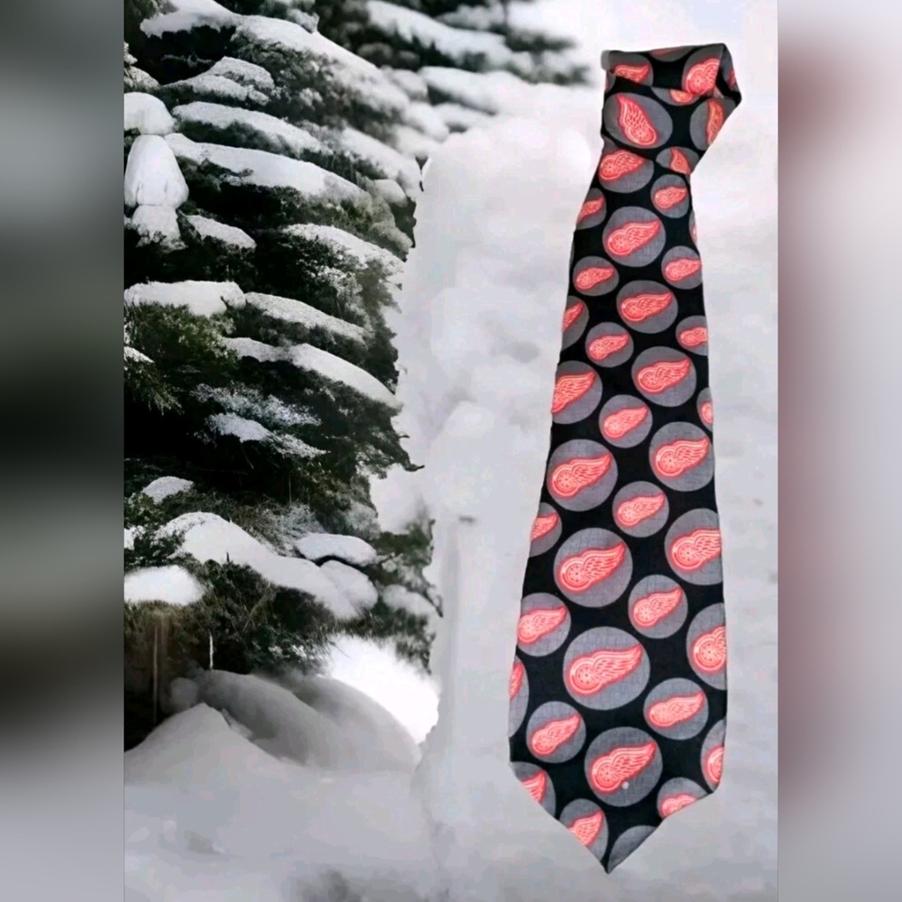 Vtg Silk Tie Red Wings NHL Detroit Hockey Necktie Black Red Gray White Classic